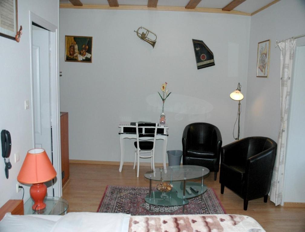 B&B Mirage Frecourt Room photo